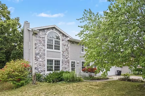 2250 Yorktown, Kentwood, MI 49508