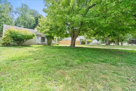 2523 Ashton, Jackson, MI 49203 photo 2