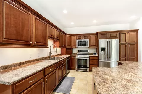 Kitchen - 73 Arrowhead, Coldwater, MI 49036 photo 3 of 6