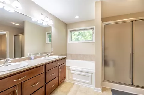 Bath - 73 Arrowhead, Coldwater, MI 49036 photo 2 of 3