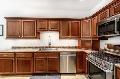 Kitchen - 73 Arrowhead, Coldwater, MI 49036 photo 2 of 6