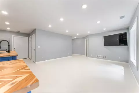 Living - 20449 Thornapple, Big Rapids, MI 49307 photo 2 of 2