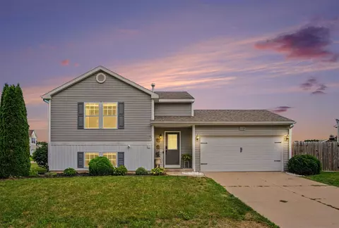 11720 E Bear Mdws, Alto, MI 49302