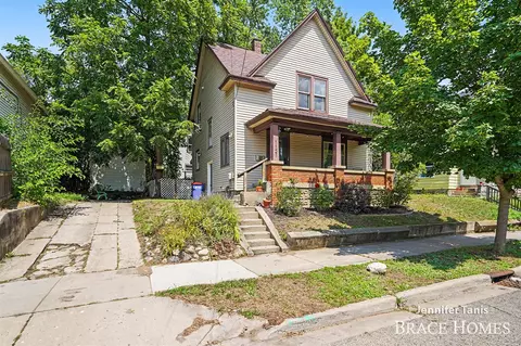 1121 Baxter, Grand Rapids, MI 49506