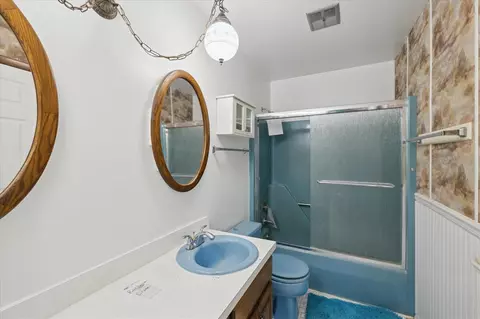 Bath - 8886 Coleman, Haslett, MI 48840 photo 1 of 5