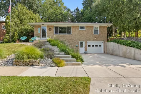 1570 E Ter, Grand Rapids, MI 49503