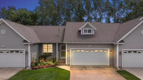 11382 E Lk, Holland, MI 49424