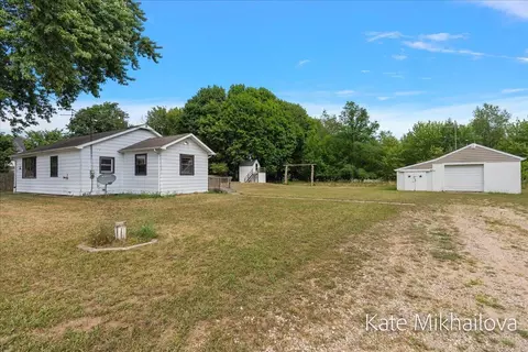 Exterior - 75 4th, Plainwell, MI 49080 photo 18 of 28
