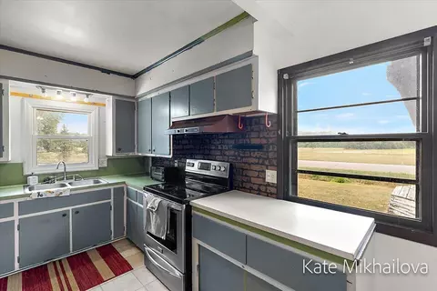 Kitchen - 75 4th, Plainwell, MI 49080 photo 5 of 6