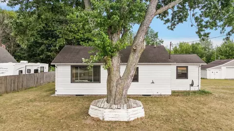 Exterior - 75 4th, Plainwell, MI 49080 photo 11 of 28