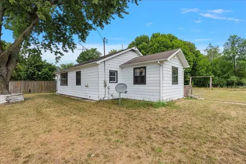 Exterior - 75 4th, Plainwell, MI 49080 photo 5 of 28