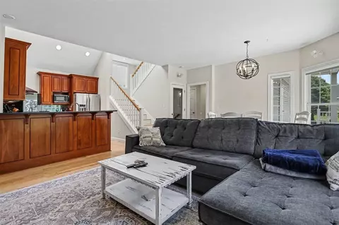 Living - 561 Upton, Saint Joseph, MI 49085 photo 2 of 3