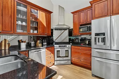 Kitchen - 561 Upton, Saint Joseph, MI 49085 photo 3 of 3