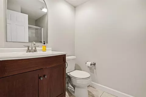 Bath - 561 Upton, Saint Joseph, MI 49085 photo 4 of 4