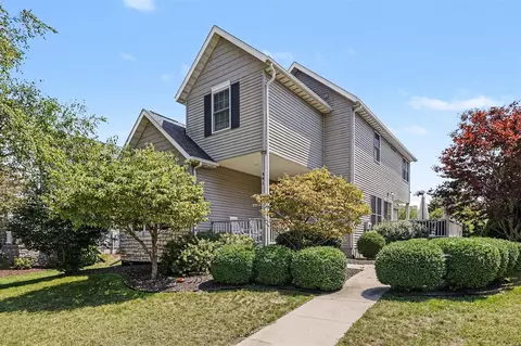 Exterior - 561 Upton, Saint Joseph, MI 49085 photo 4 of 7