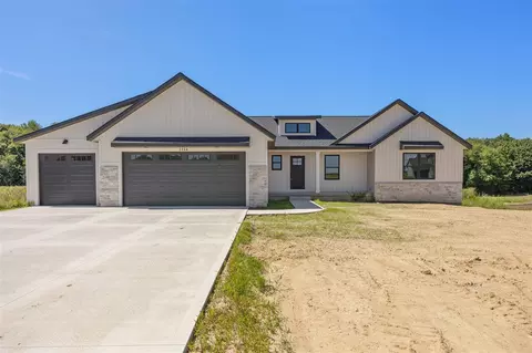 3266 Stonehill, Wayland, MI 49348