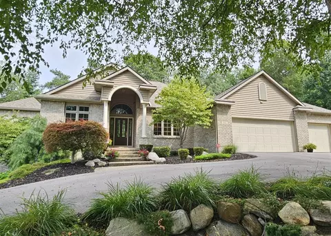 112 Stonehenge, Grandville, MI 49418