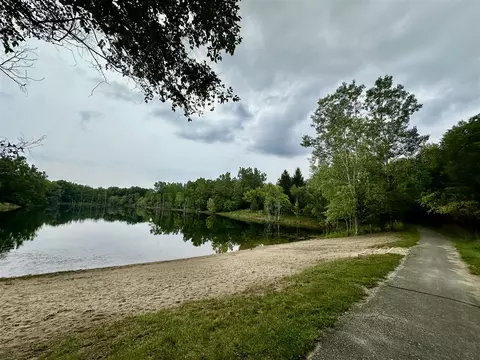 5295 Bear Lk, East Lansing, MI 48823