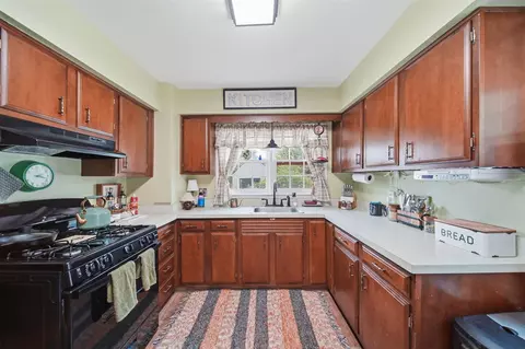 Kitchen - 1418 Moore, Adrian, MI 49221 photo 2 of 3