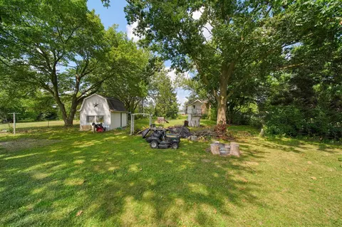 Exterior - 1418 Moore, Adrian, MI 49221 photo 10 of 15