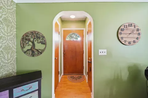 Entry Way - 1418 Moore, Adrian, MI 49221 photo 1 of 2