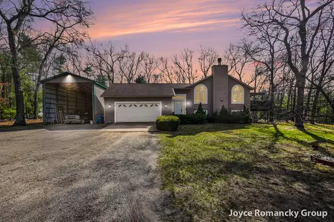 850 W White Lk, Whitehall, MI 49461