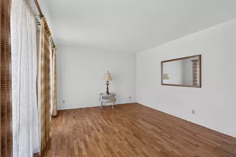 Living - 145 Mohawk, Jackson, MI 49203 photo 1 of 4