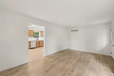 Living - 6627 S Jackson, Jackson, MI 49201 photo 4 of 4