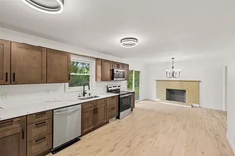 Kitchen - 6627 S Jackson, Jackson, MI 49201 photo 2 of 2