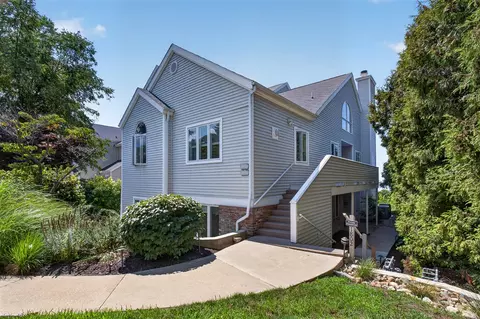 1802 Lakeshore #6, Saint Joseph, MI 49085