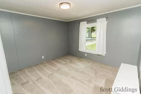 Bedroom - 318 E Bellevue, Stanton, MI 48888 photo 4 of 8