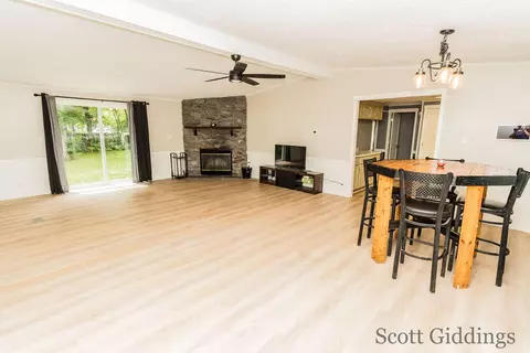 Living - 318 E Bellevue, Stanton, MI 48888 photo 1 of 6