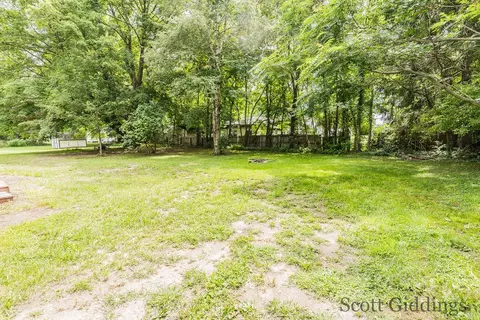 Exterior - 318 E Bellevue, Stanton, MI 48888 photo 3 of 3