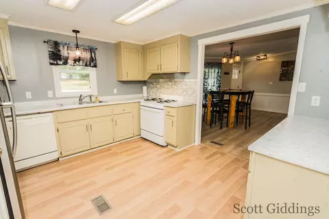 Kitchen - 318 E Bellevue, Stanton, MI 48888 photo 7 of 7