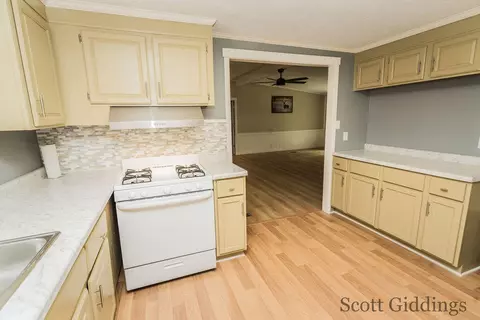 Kitchen - 318 E Bellevue, Stanton, MI 48888 photo 4 of 7