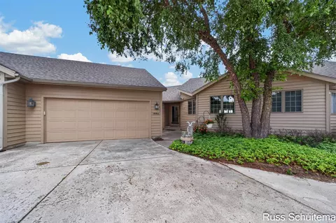 1682 W Harbour Towne, Muskegon, MI 49441
