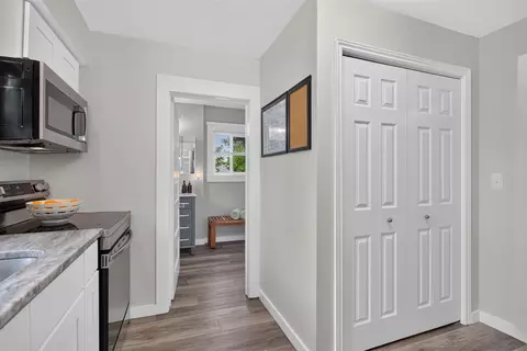Entry Way - 438 W Monroe, Jackson, MI 49202 photo 2 of 4