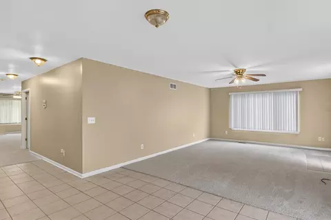 Living - 11209 Jackson, Taylor, MI 48180 photo 3 of 7