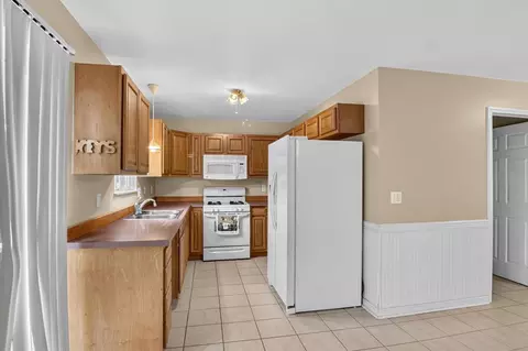 Kitchen - 11209 Jackson, Taylor, MI 48180 photo 1 of 6
