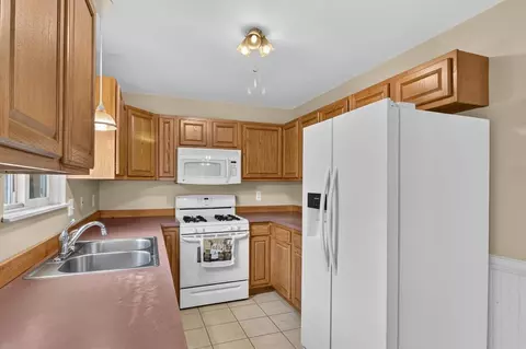 Kitchen - 11209 Jackson, Taylor, MI 48180 photo 4 of 6