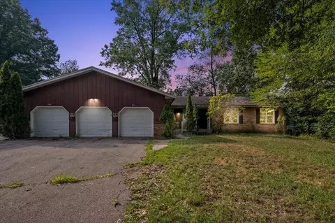 944 Lancashire #946, Grand Rapids, MI 49508