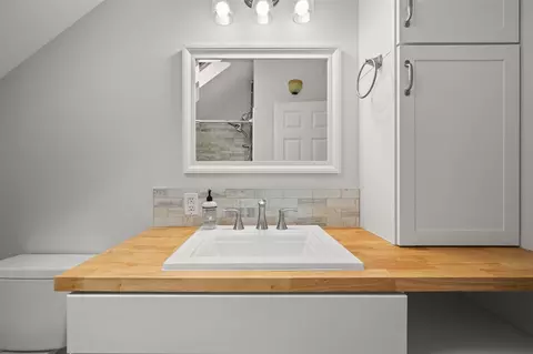 Bath - 7760 Empire, Benton Harbor, MI 49022 photo 5 of 8