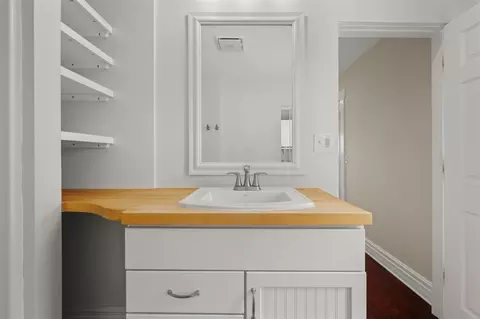 Bath - 7760 Empire, Benton Harbor, MI 49022 photo 4 of 8