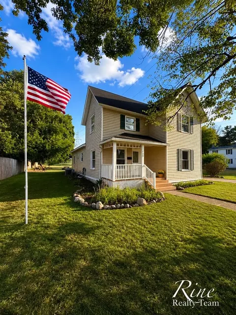 409 W Maple, Wayland, MI 49348