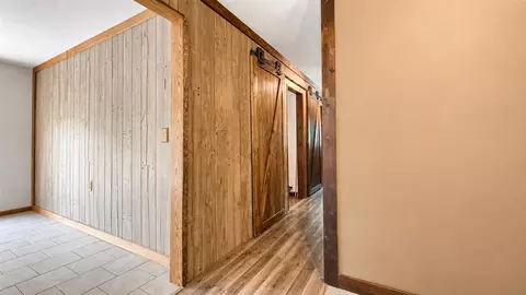 Entry Way - 6278 Brooklyn, Jackson, MI 49201 photo 1 of 2