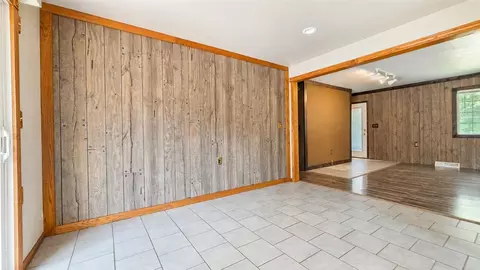 Living - 6278 Brooklyn, Jackson, MI 49201 photo 3 of 3