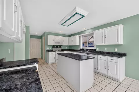 Kitchen - 13601 Chestnut, Taylor, MI 48180 photo 5 of 5