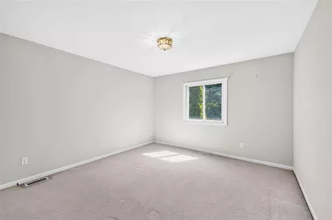 Bedroom - 13601 Chestnut, Taylor, MI 48180 photo 5 of 9