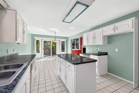 Kitchen - 13601 Chestnut, Taylor, MI 48180 photo 2 of 5
