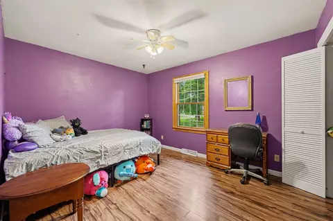 Bedroom - 215 Wickenham, Spring Arbor, MI 49283 photo 3 of 5